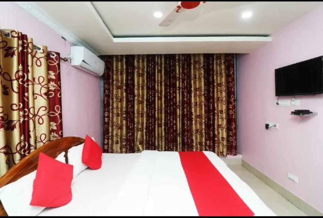 Hotel Ayush International Balasore Esterno foto