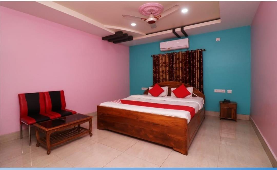 Hotel Ayush International Balasore Esterno foto